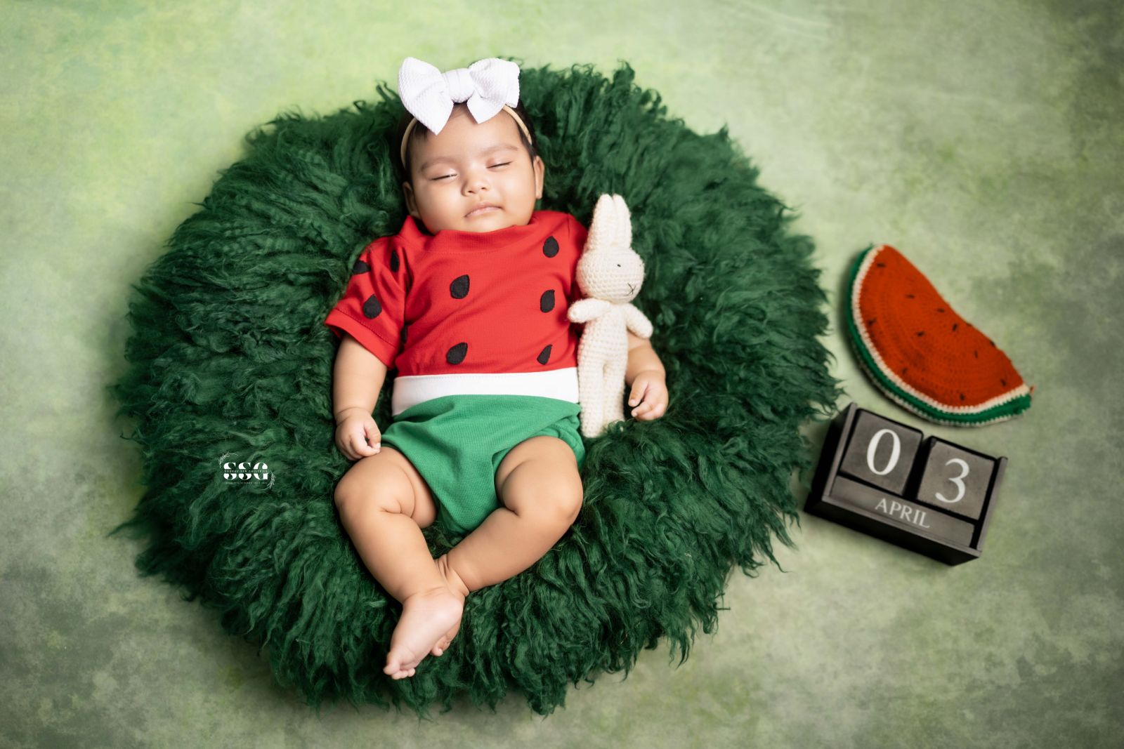 6 months baby milestone photography