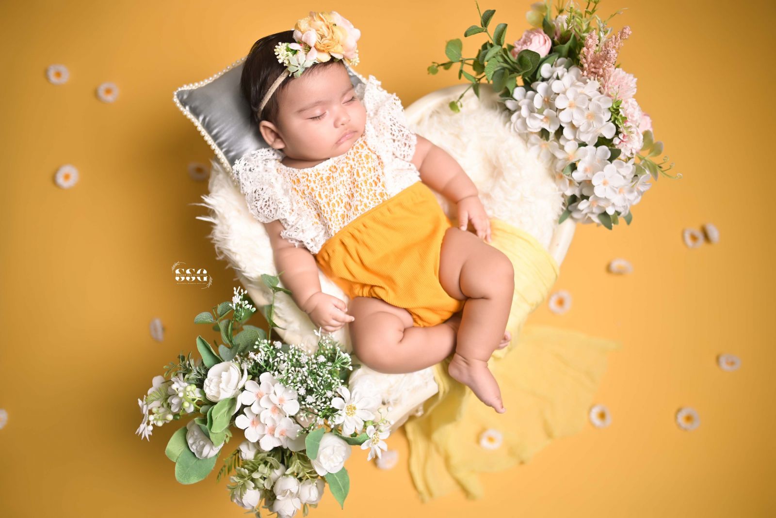 6 months baby milestone photography